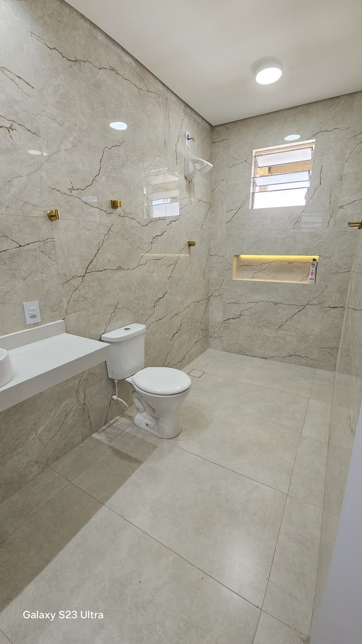 Banheiro com porcelanato
